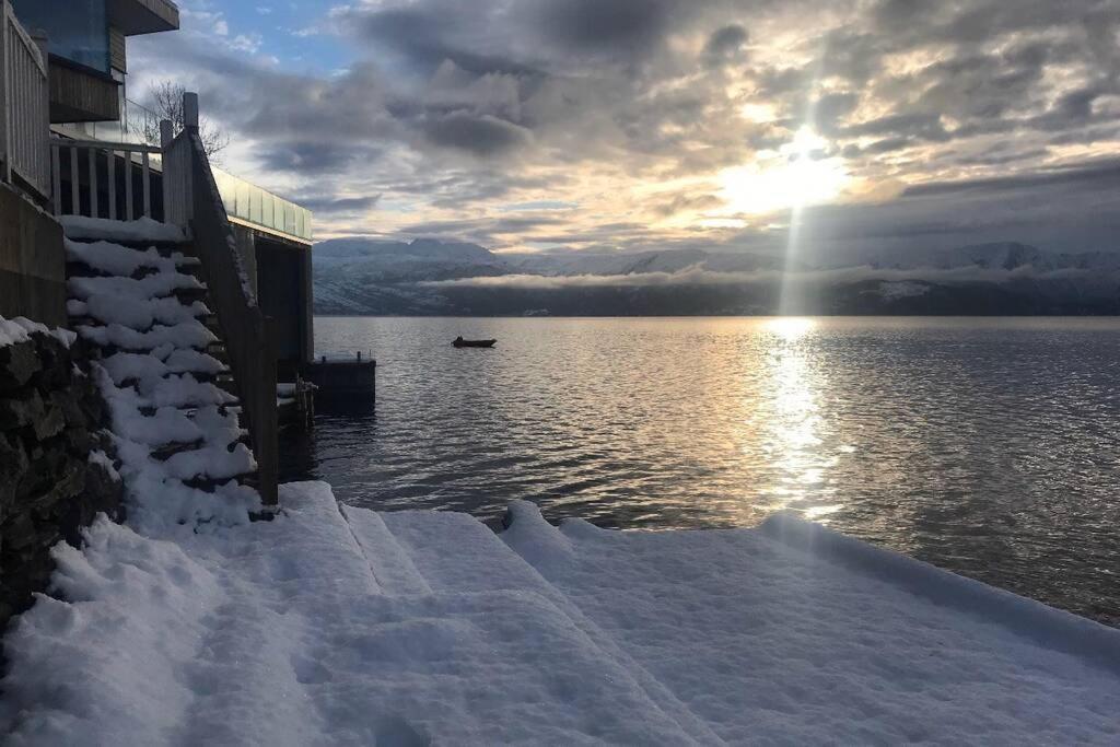 Panoramaresort In Hardangerfjorden Leilighet I Sjokanten Ved Hardangerfjorden For 7 Personer Boat , Sauna,Kajak, Sup For Rent Øystese Екстериор снимка